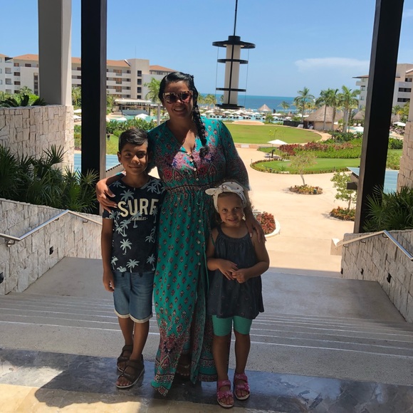 Meet your Posher, Charlene - Picture 2 of 3